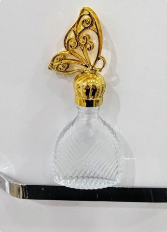 12 li 3 boyutlu pvc kelebek Tepelikli Diva Yassı Cam Kolonya Şişesi 50 cc