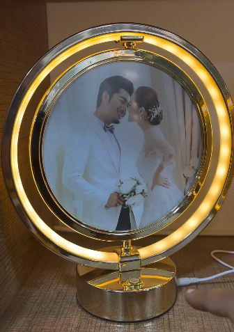 Işıklı Yuvarlak Fotoğraf Çerçevesi MZ7493-237