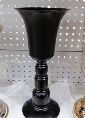 Siyah metal vazo