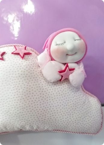 Pembe Yanaklı Uyuyan Bebek Altın Takı Yastığı
