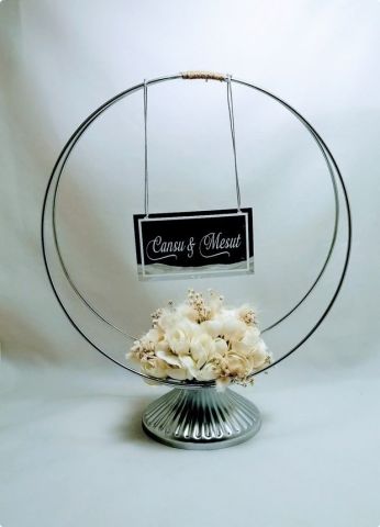 Çiçek Dekorlu 30 cm Masaüstü Yuvarlak İsimlik