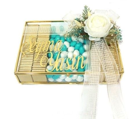 Süslü Kapaklı Metal Kenar Tepsi Madlen çikolata & Badem 30x20 cm