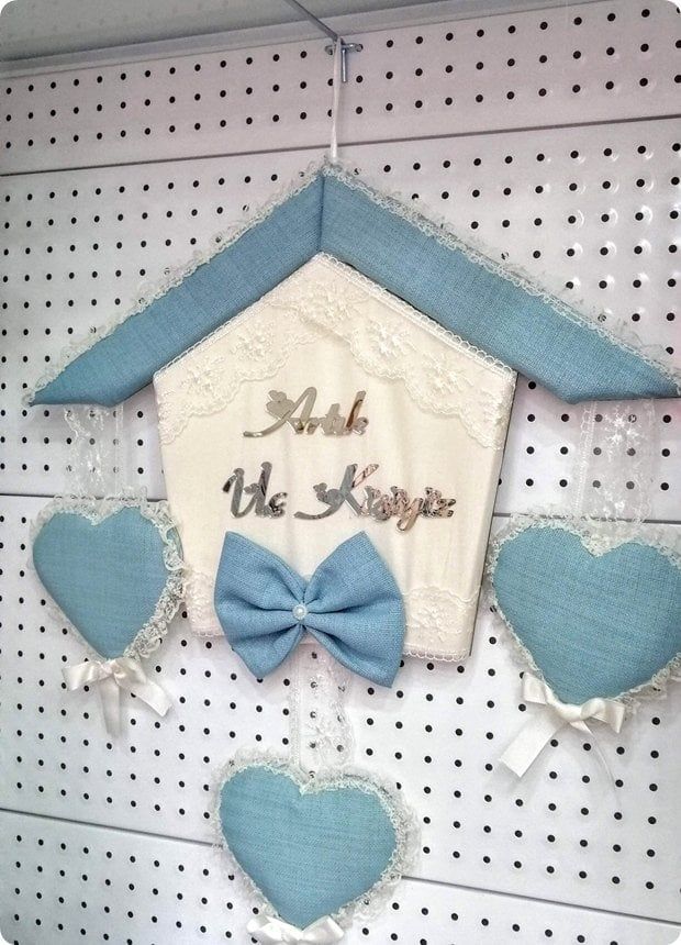 Etamin Çuval Bebek Odası Ev Kapı Süsü ( Biz Artık 3 Kişiyiz )