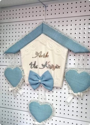 Etamin Çuval Bebek Odası Ev Kapı Süsü ( Biz Artık 3 Kişiyiz )