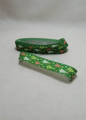 2 Cm Yeşil Zemin Çam Ağaçlı Yılbaşı Kurdela 10 Mt.