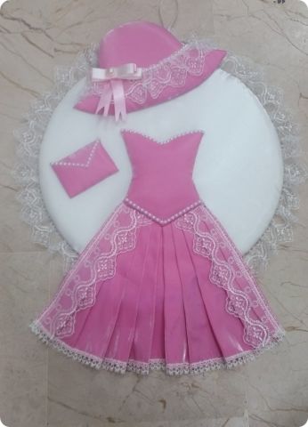 Kız Bebek Odası Kapı Süsü ; Çantalı Şapkalı Elbise