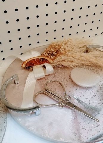 Süslü Yuvarlak Düz Kesim Epoksi Tepsi Seti