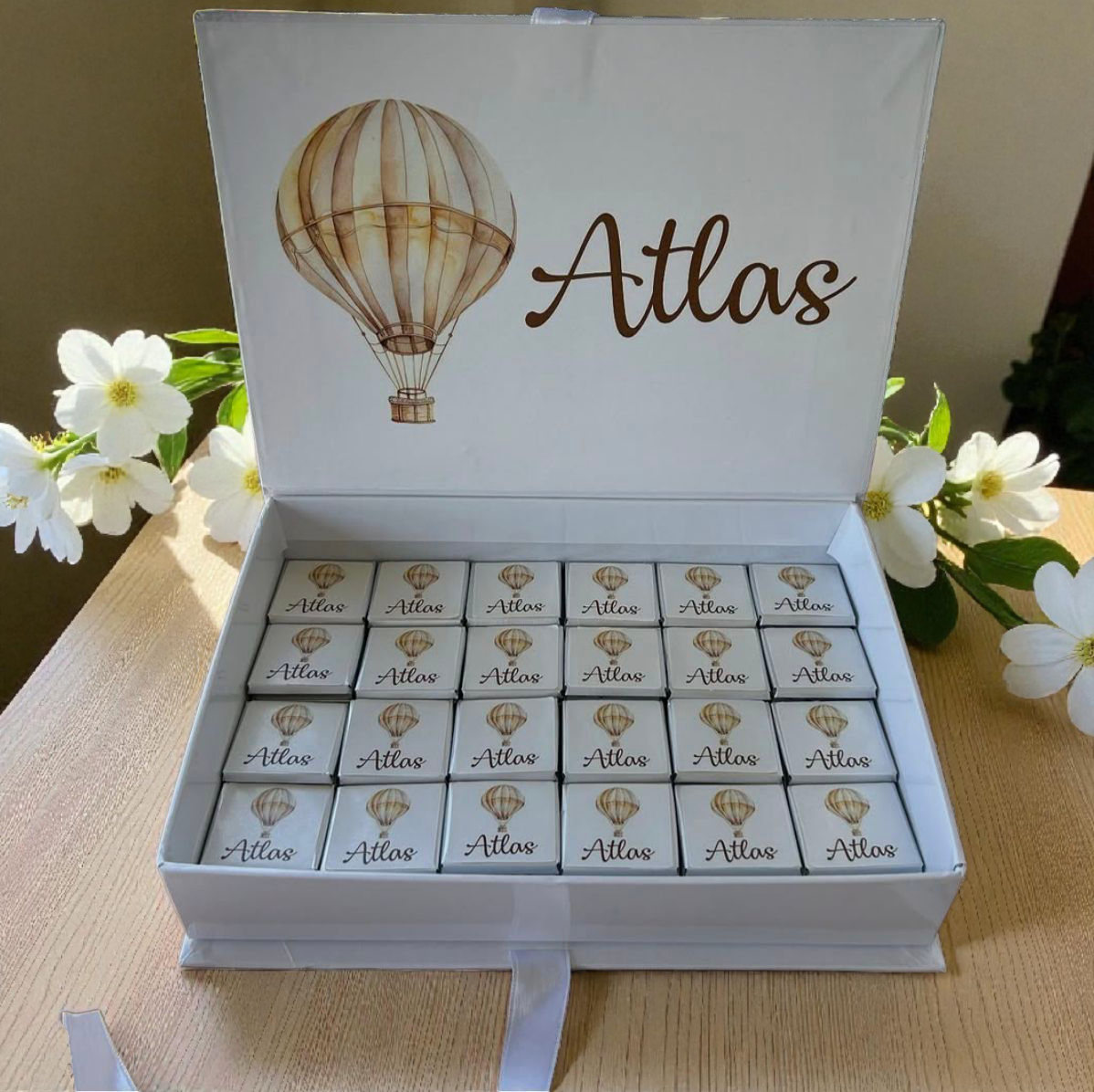 24 lü isme özel lüks çikolata kutusu