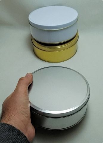 14 Cm Yuvarlak teneke çikolata madlen hediyelik kutu