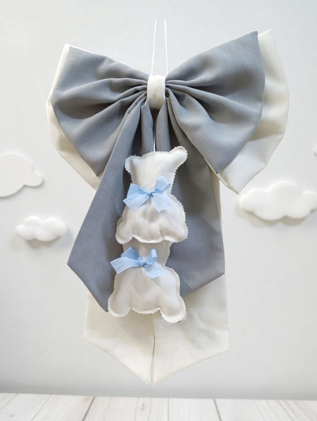 Çift kat fiyonk şeklinde Kapı süsü