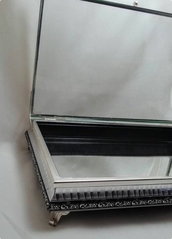 32x22 cm Altı Komple Ahşap Aynalı, Metal kenarlı Kapaklı Kız isteme / çikolata Kutusu
