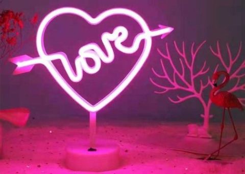 Neon Love Yazılı Masa Gece Lambası USB+Pil