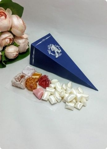 25 Li İçi Dolu Lokum - Şekerli Ayna Harfli Renkli Külahlar