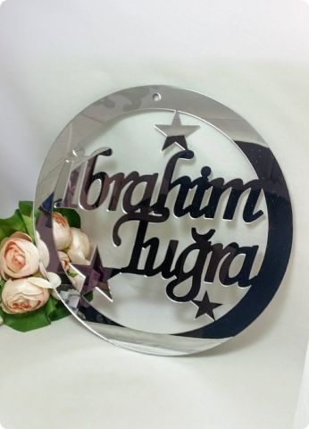 İsim Yazılı Yuvarlak Pleksi Ayna Kapı Süsü (30 Cm)