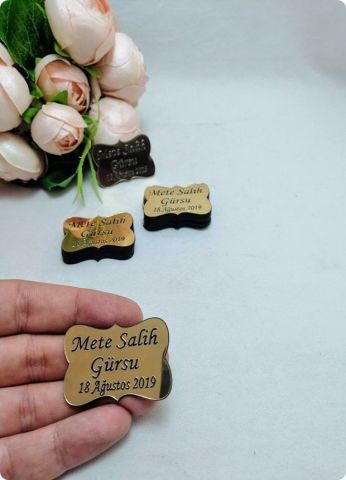 İsme Özel Pleksi Ayna Nişan Bebek Şekeri etiket