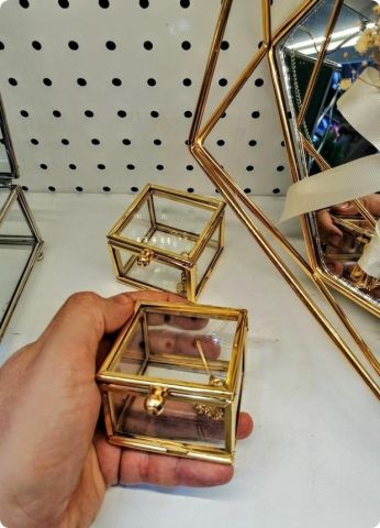 Metal kare yüzük kutusu / yükselticisi