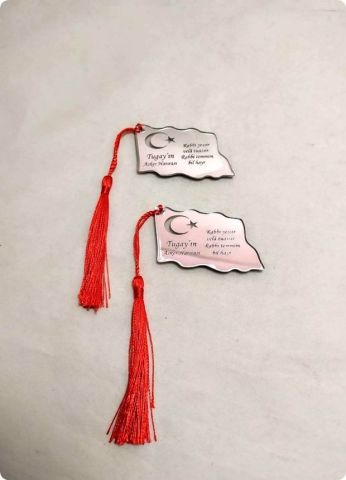 Süslü Bayrak pleksi ayna asker hatırası (4*6 cm )