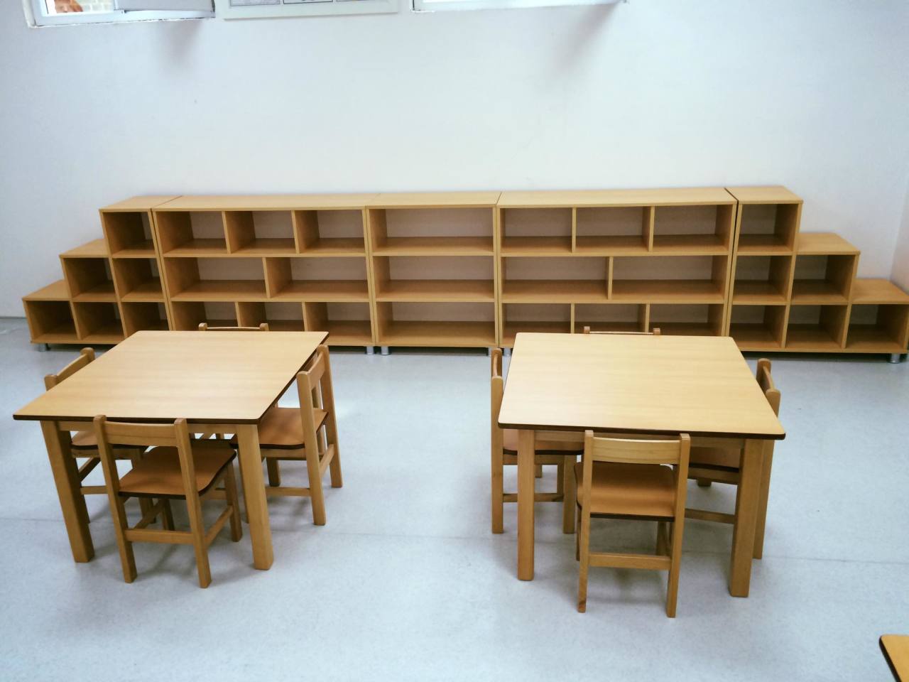 Montessori Dolabı