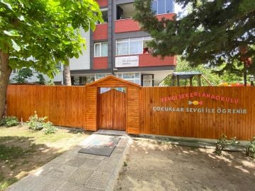 Ahşap Dış Mekan Kapı ve Duvar Uygulaması m2