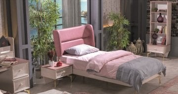 Zarif Genç Odası Cam Kırığı