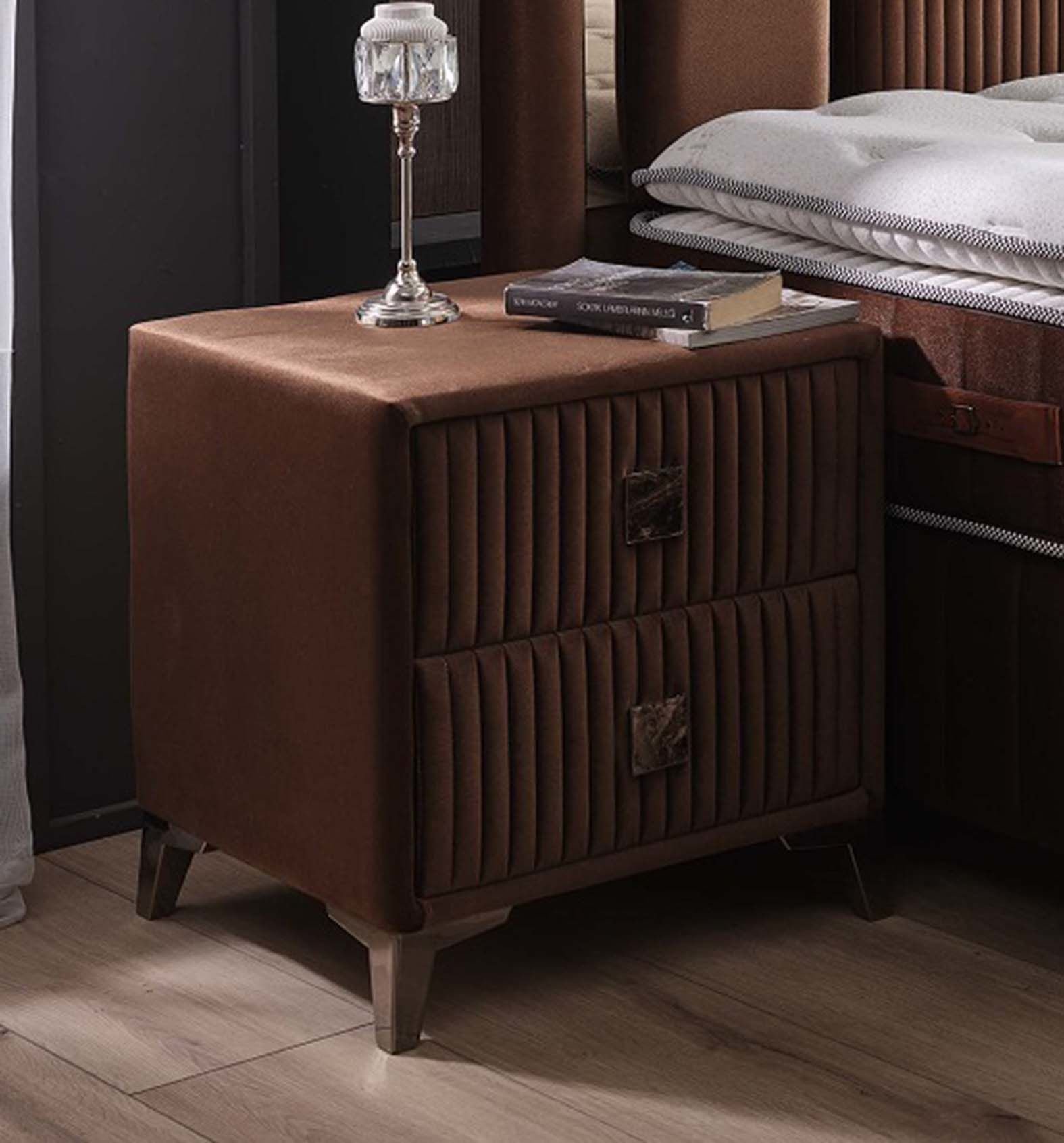 Brown Diamond XL Komodin