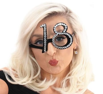18 Yaş Doğum Günü Gözlüğü