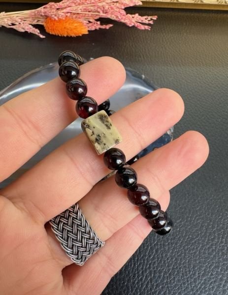 Küre Model Taşlı Damla Kehribar Bileklik