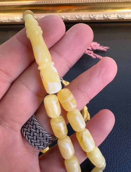 Kapsül Model Rus Kaya Damla Kehribar Tesbih