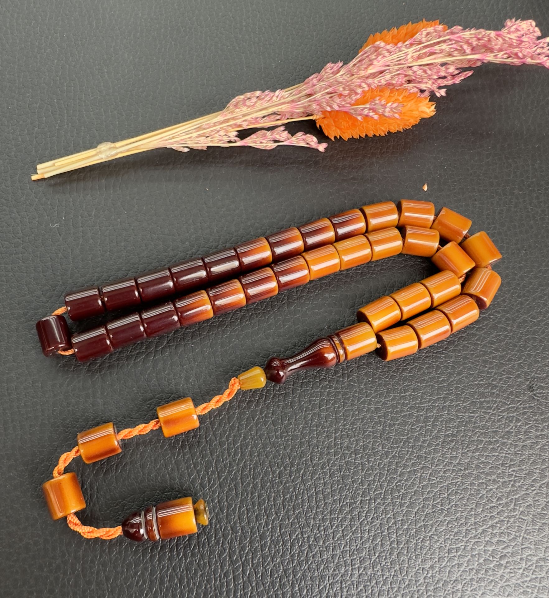 Kesme Model Sürmeli Çubuk Sıkma Kehribar Tesbih