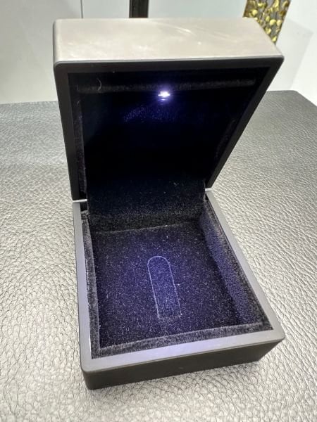 Siyah Renk Özel Tasarım Led Işıklı Yüzük Kutusu