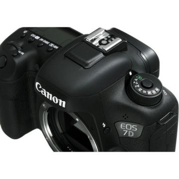 Canon EOS 7D Mark II Body Fotoğraf Makinesi + W-E1 Wi-Fi Adaptör