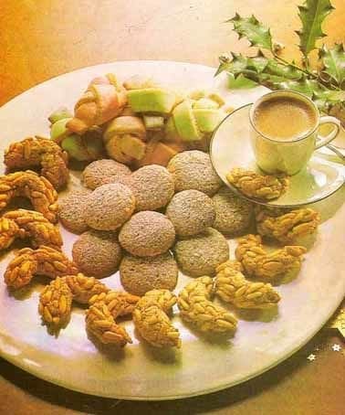 ÇAMFISTIKLI KURABİYE (PİGNOLİ)