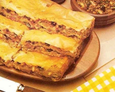 PATLICANLI TEPSİ BÖREĞİ