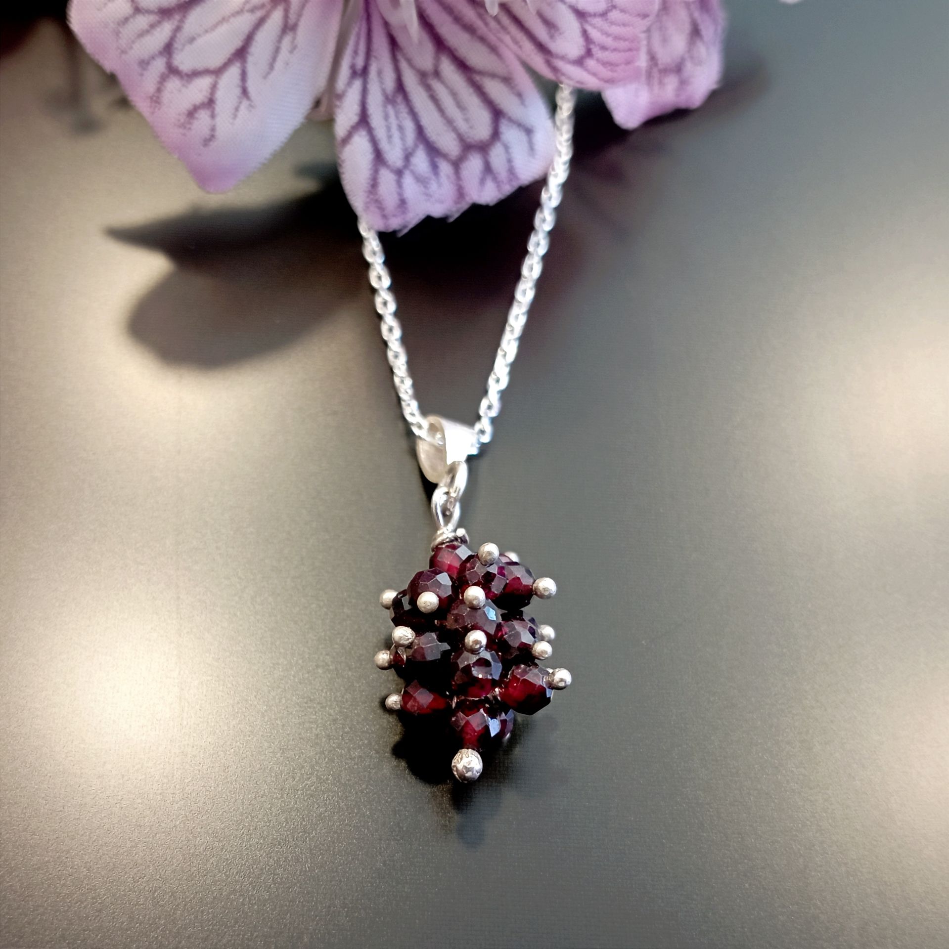 Lal (Garnet) Taşlı Salkım Gümüş Kolye