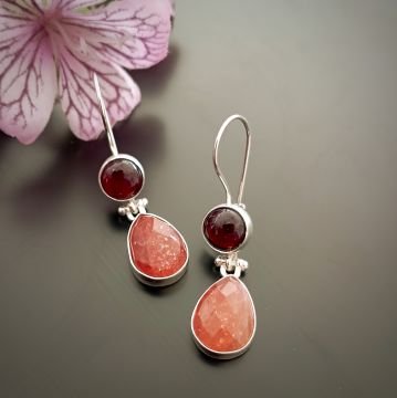 Güneş Taşı ve Lal (Garnet) Taşlı Tasarım Gümüş Küpe