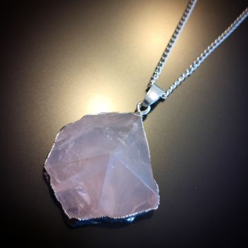 Pembe Kuvars Kristal Doğal Taş Kolye