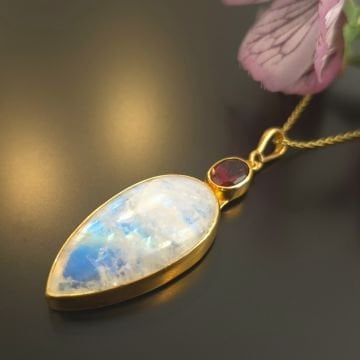 Aytaşı ve Lal (Garnet) Taşlı Tasarım Gümüş Kolye