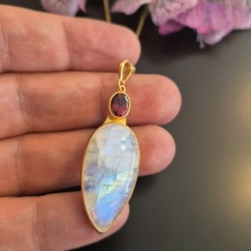 Aytaşı ve Lal (Garnet) Taşlı Tasarım Gümüş Kolye