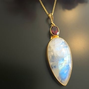 Aytaşı ve Lal (Garnet) Taşlı Tasarım Gümüş Kolye