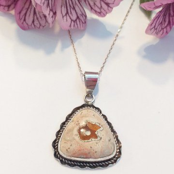 Opal Taşı Gümüş Kolye