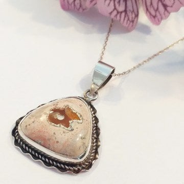 Opal Taşı Gümüş Kolye