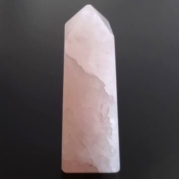 Pembe Kuvars Taşı Kule