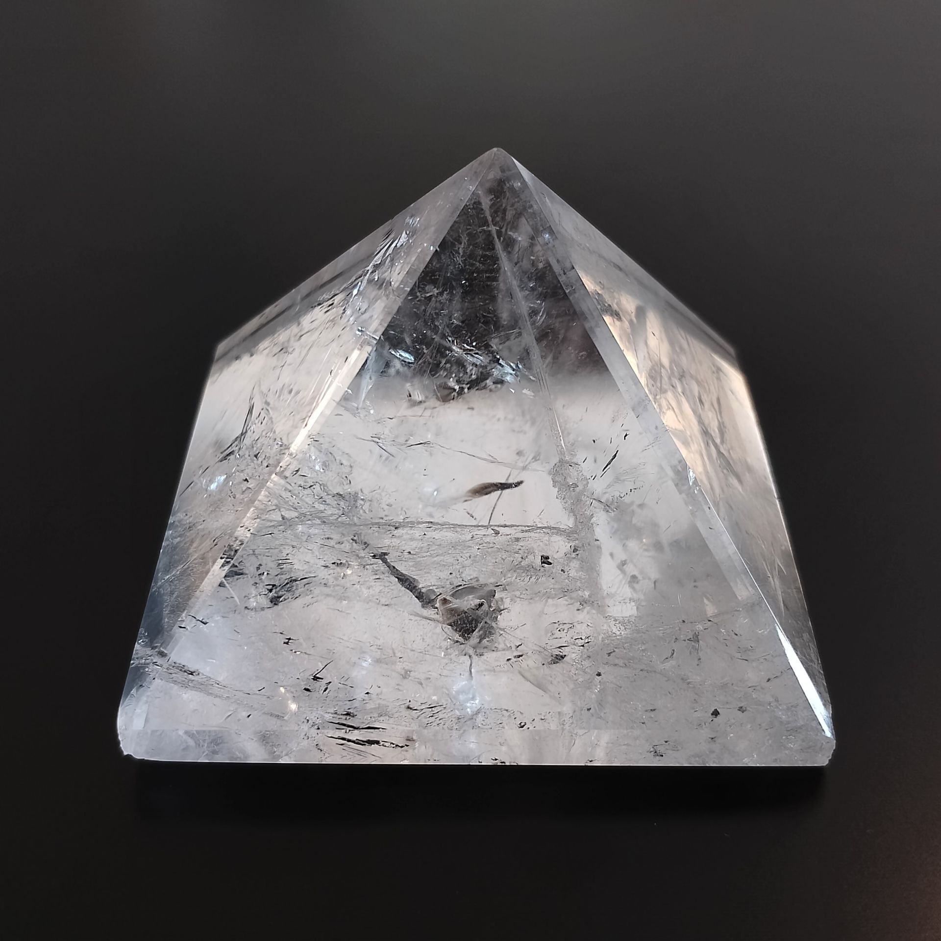 Kristal Kuvars Piramit