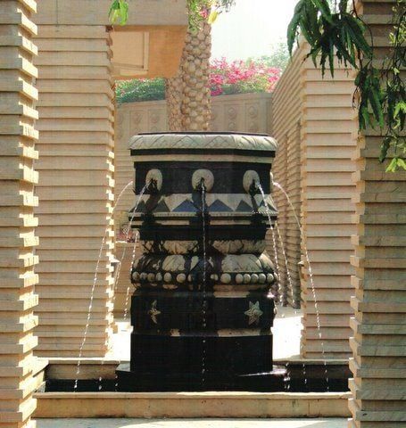MODERN TROPICAL GARDEN DESIGN