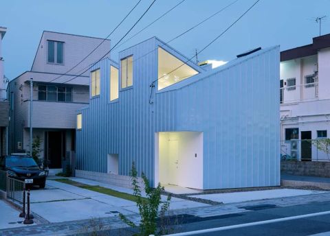 The Modern Townhouse:Original Solutions & Unusual Locations in the City