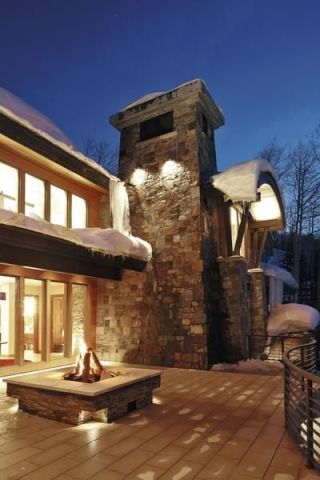 LIVING IN STYLE MOUNTAIN CHALETS