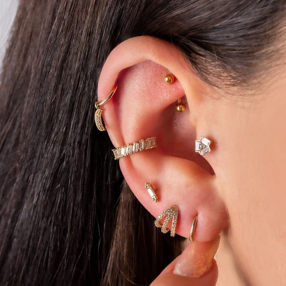 Üçlü Alttan Taşlı Helix Piercing