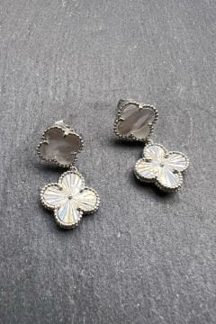 Dört Yapraklı Çiçek Desenli Gümüş Küpe By-5995