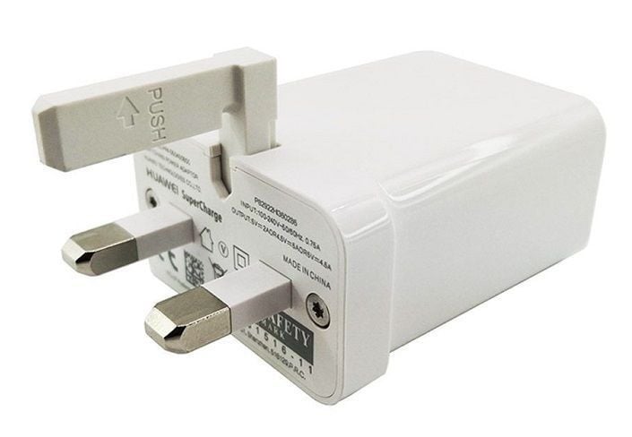 Huawei Mate 10 Lite SuperCharge 5V 2A ingiliz Priz USB Girişli Adaptör Şarj Aleti Beyaz