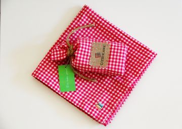 Pembe Pötikareli Masa Örtüsü